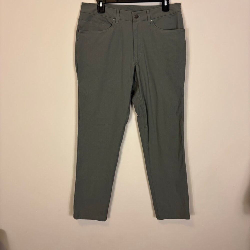 Lululemon Men's Green Straight Leg Dress Pants Size 32 x 29"